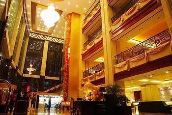 פנגואנג Junyuan Huatian Hotel - Huaihua מראה חיצוני תמונה