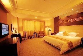 פנגואנג Junyuan Huatian Hotel - Huaihua מראה חיצוני תמונה